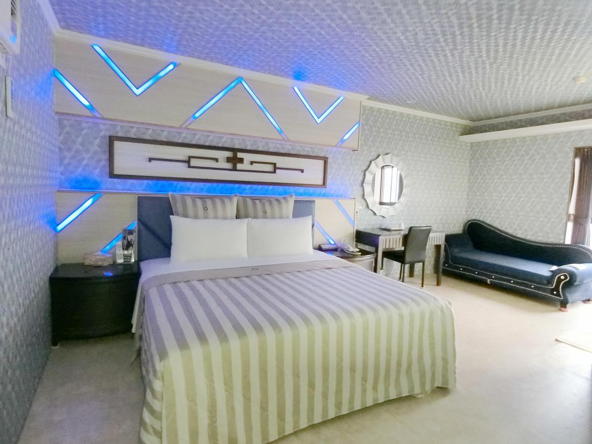Full Moon Boutique Motel Hsinchu City Exterior photo